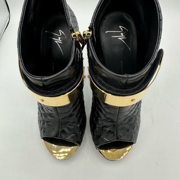 Booties - Picture 6 of 7